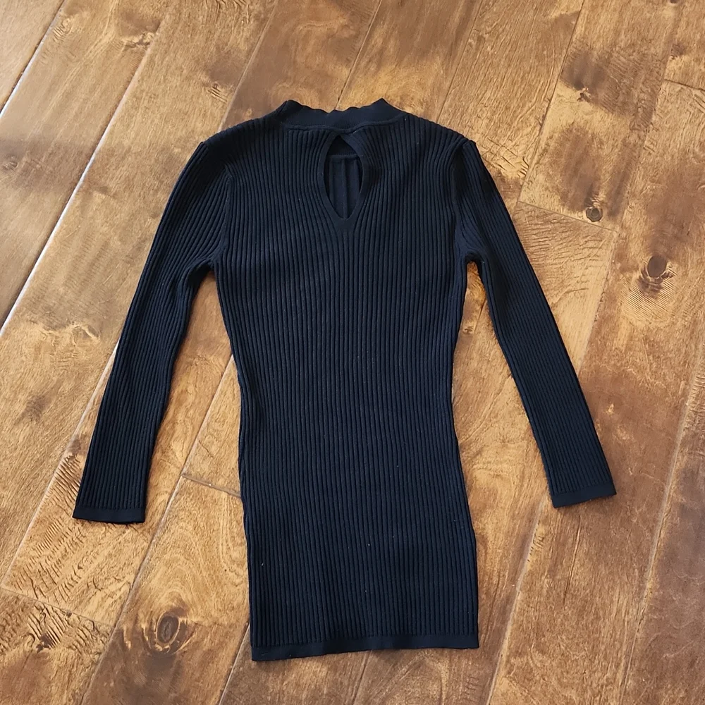 White House Black Market ribbed mock neck open back 3/4 sleeve sweater - Picture 3 of 7